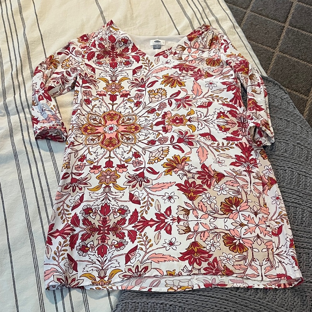 Old Navy White V-Neck Tunic Dress with Rust, Beige, & Pink Floral Print (XS TP)